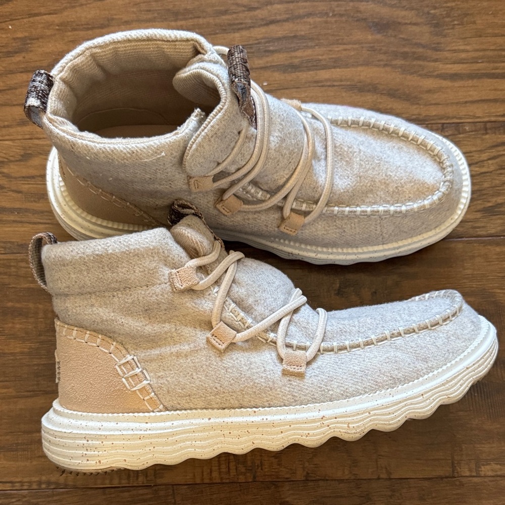 Women’s Hey Dudes Reyes Boot- Light Grey